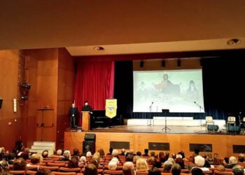 Το «Φως Καππαδοκίας» στο Δημοτικό Θέατρο Πεύκης (φωτ.: Facebook / Γιώργος Γαζεπίδης)