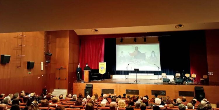 Το «Φως Καππαδοκίας» στο Δημοτικό Θέατρο Πεύκης (φωτ.: Facebook / Γιώργος Γαζεπίδης)