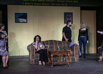 Στιγμιότυπο από τις πρόβες της παράστασης (φωτ.: greekherald.com.au/Μιχάλης Φαλάρας)