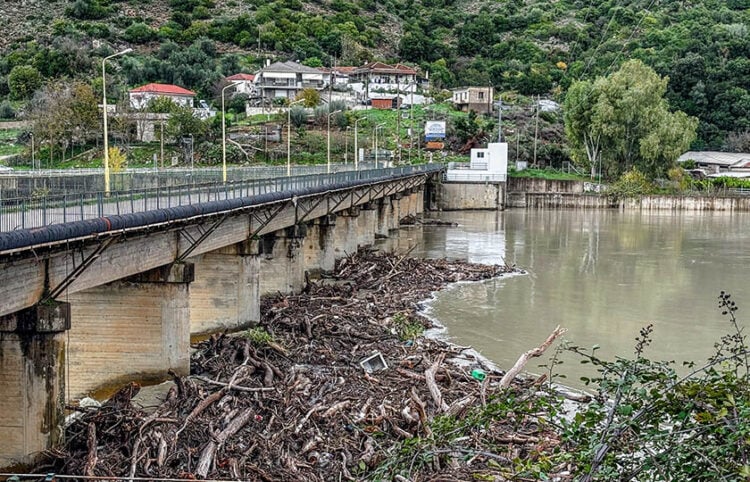 Υπερχείλιση του ποταμού Καλαμά στη Θεσπρωτία (φωτ.: apohxos.gr / EUROKINISSI)
