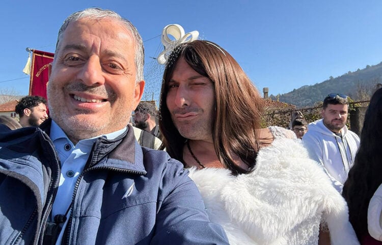 Και νύφη, και γαμπρός, και αστείρευτο ταλέντο ο Κυριάκος Καραγιαννίδης (φωτ.: Facebook / Nakis Kesidis)