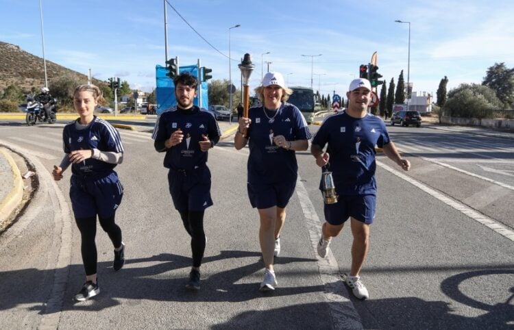 Στιγμιότυπο από την περσινή λαμπαδηδρομία (φωτ.: EUROKINISSI/Θανάσης Δημόπουλος)