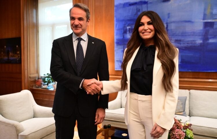 Ο Κυριάκος Μητσοτάκης με την Κίμπερλι Γκιλφόιλ (φωτ.: EUROKINISSI/Τατιάνα Μπόλαρη)