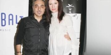 Ο Νότης Σφακιανάκης με τη σύζυγό του σε παλιότερη φωτογραφία (φωτ.: glomex)