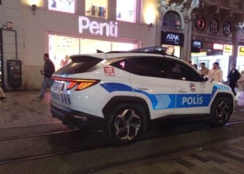 Περιπολικό στην Κωνσταντινούπολη (φωτ.: Έλλη Τσολάκη)