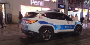 Περιπολικό στην Κωνσταντινούπολη (φωτ.: Έλλη Τσολάκη)