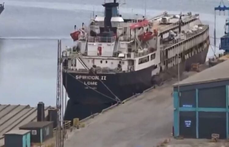 Το πλοίο Spiridon II όσο ήταν αραγμένο στην Πάνορμο (φωτ.: Χ/Murat)