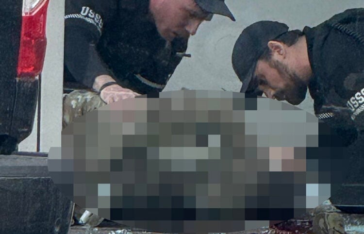 Πρώτες βοήθειες σε έναν από τους τραυματίες (πηγή: Χ)