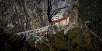 Η Παναγία Σουμελά από ψηλά (φωτ.: Anadolu)