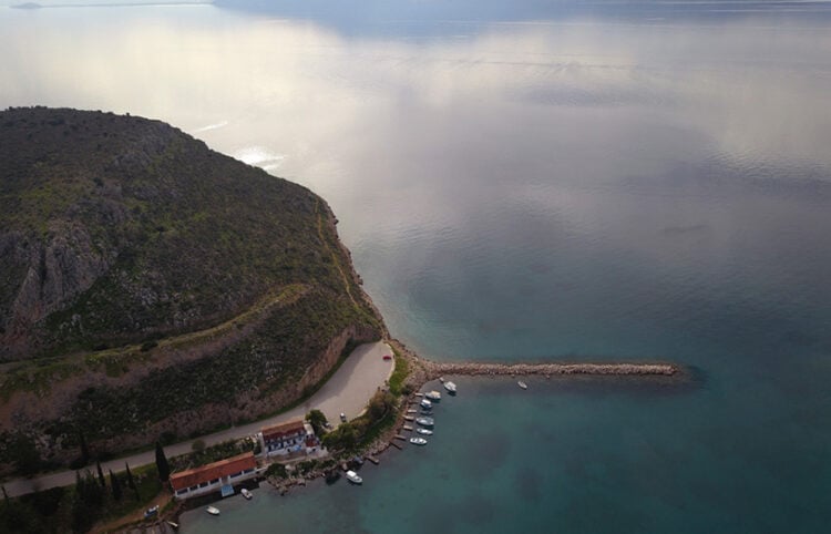 Έντονη συννεφιά με ομίχλη στην πόλη του Ναυπλίου, Τρίτη 18 Νοεμβρίου 2025 (φωτ.: ΑΠΕ-ΜΠΕ / Ευάγγελος Μπουγιώτης)