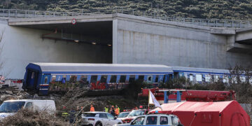 Εργασίες στο σημείο της πολύνεκρης σύγκρουσης αμαξοστοιχιών στα Τέμπη από τα σωστικά συνεργεία για να ολοκληρωθεί η μεταφορά των βαγονιών, Κυριακή 5 Μαρτίου 2023 (φωτ.: EUROKINISSI / Λεωνίδας Τζέκας)