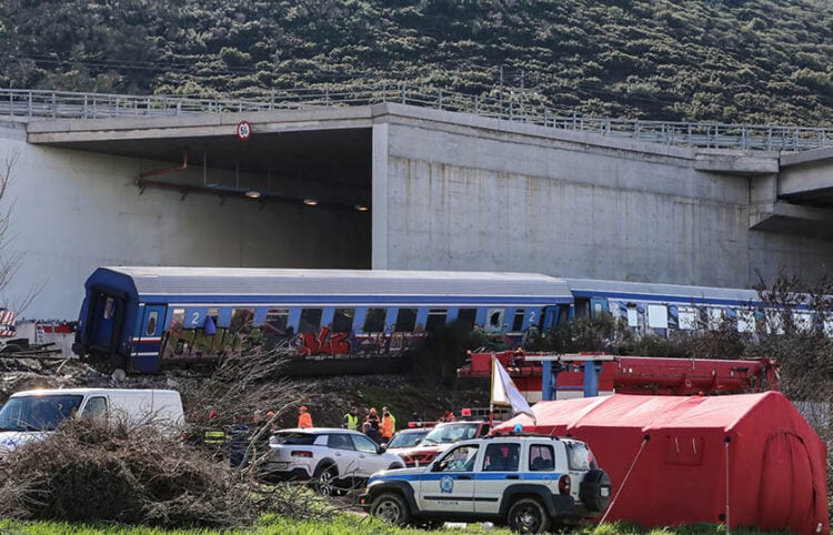 Εργασίες στο σημείο της πολύνεκρης σύγκρουσης αμαξοστοιχιών στα Τέμπη από τα σωστικά συνεργεία για να ολοκληρωθεί η μεταφορά των βαγονιών, Κυριακή 5 Μαρτίου 2023 (φωτ.: EUROKINISSI / Λεωνίδας Τζέκας)