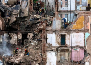 Την ώρα που συζειτείται το σχέδιο Τραμπ, οι ρωσικές επιθέσεις συνεχίζονται (φωτ.: EPA / Maxym Marusenko)