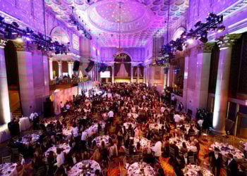 Από παλαιότερο μεγαλειώδες gala (φωτ.: facebook / The Hellenic Initiative)