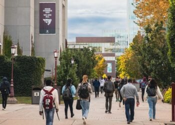 Φοιτητές στο Πανεπιστήμιο της Οτάβα (φωτ.: facebook/uOttawa)