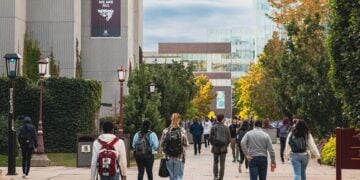 Φοιτητές στο Πανεπιστήμιο της Οτάβα (φωτ.: facebook/uOttawa)