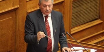 Ο Σήφης Βαλυράκης στη Βουλή, το 2011 (φωτ.: EUROKINISSI / Γιάννης Παναγόπουλος)