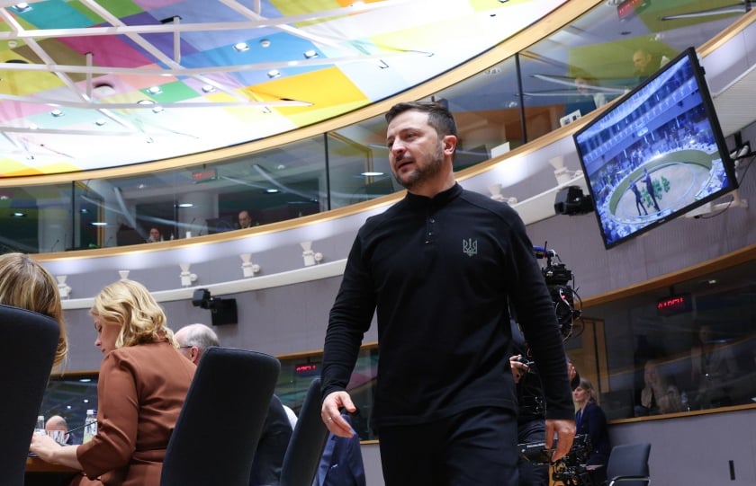 Ο Βολοντίμιρ Ζελένσκι στη διάρκεια παλιότερου ευρωπαϊκού συμβουλίου (φωτ.: Pool Photo/Ευρωπαϊκή Ένωση)