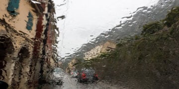 Βροχή στην Κέρκυρα (φωτ.: EUROKINISSI / Γιώργος Κονταρίνης)