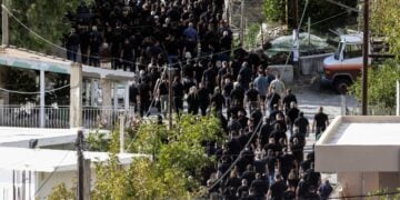 Πλήθος κόσμου παρέστη στην κηδεία του 39χρονου (φωτ.: EUROKINISSI/Στέφανος Ραπάνης)