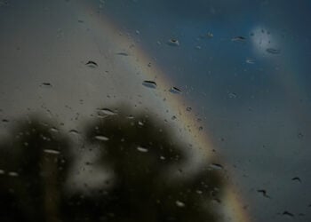 Στιγμιότυπο μετά την καταιγίδα στην πόλη των Τρικάλων (φωτ.: EUROKINISSI / Θανάσης Καλλιάρας)