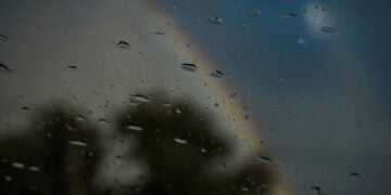 Στιγμιότυπο μετά την καταιγίδα στην πόλη των Τρικάλων (φωτ.: EUROKINISSI / Θανάσης Καλλιάρας)