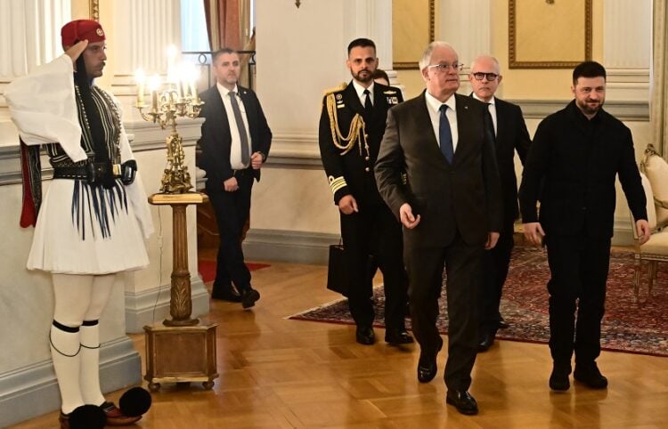 Συνάντηση του Προέδρου της Δημοκρατίας Κώστα Τασούλα με τον Πρόεδρο της Ουκρανίας Βολοντιμίρ Ζελένσκι, στο Προεδρικό Μέγαρο, Κυριακή 16 Νοεμβρίου 2025. (Φωτ.: Κώστας Τζούμας/EUROKINISSI)
