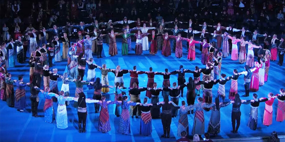 Οι χορευτές του ΣΠΟΣ Θεσσαλονίκης (πηγή:. livemedia.gr)