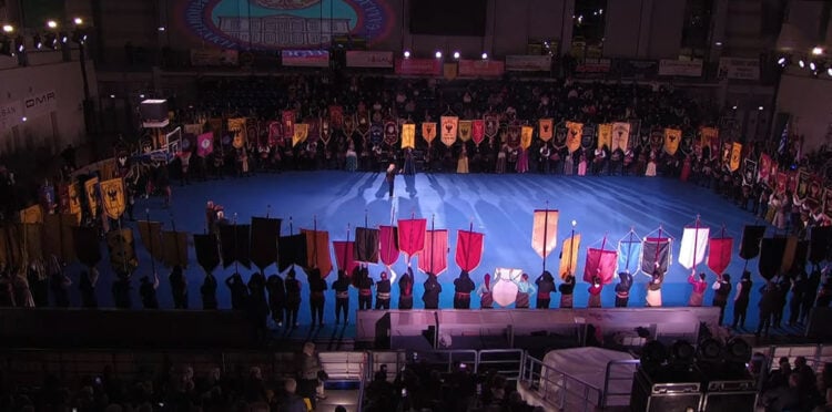 Όλα τα λάβαρα ψηλά, στην έναρξη του Φεστιβάλ