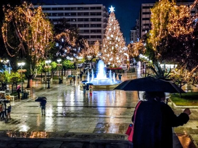 Βροχή άρχισε να πέφτει ήδη από το βράδυ της Τετάρτης (φωτ.: Γιώργος Κονταρίνης/EUROKINISSI)