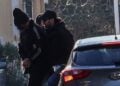 Ο 60χρονος γιος της Ελένης Παπαδοπούλου οδηγήθηκε από αστυνομικούς στον ανακριτή (φωτ.: EUROKINISSI/Γιάννης Παναγόπουλος)