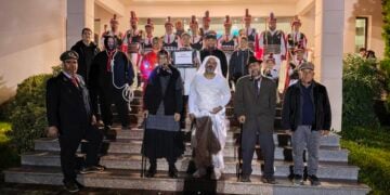 Λίγο προτού... μπουκάρουν στο Κτήμα Αφροδίτη, στην Αλεξάνδρεια Ημαθίας (φωτ.: Facebook / Σύλλογος Ποντίων Μακροχωρίου)