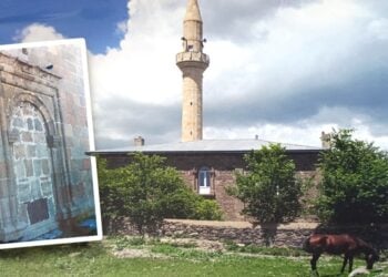 Ο ναός της Μεταμορφώσεως του Σωτήρος του Κιουλαπέρτ από τον οποίο πήρε την ονομασία το χωριό Μεταμόρφωση του νομού Κιλκίς, όπου εγκαταστάθηκαν οι Κιουλαπερτλήδες πρόσφυγες στην Ελλάδα. Ο ναός δυστυχώς είχε την τύχη αρκετών ελληνικών εκκλησιών δηλαδή μετατράπηκε σε τζαμί. Η πόρτα της εκκλησίας έκλεισε για πάντα αφού οι Τούρκοι την έχτισαν με πέτρες (φωτ.: Πέτρος Σιδηρόπουλος, εικ.: Αλεξία Ιωαννίδου)