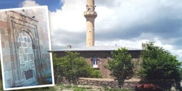 Ο ναός της Μεταμορφώσεως του Σωτήρος του Κιουλαπέρτ από τον οποίο πήρε την ονομασία το χωριό Μεταμόρφωση του νομού Κιλκίς, όπου εγκαταστάθηκαν οι Κιουλαπερτλήδες πρόσφυγες στην Ελλάδα. Ο ναός δυστυχώς είχε την τύχη αρκετών ελληνικών εκκλησιών δηλαδή μετατράπηκε σε τζαμί. Η πόρτα της εκκλησίας έκλεισε για πάντα αφού οι Τούρκοι την έχτισαν με πέτρες (φωτ.: Πέτρος Σιδηρόπουλος, εικ.: Αλεξία Ιωαννίδου)