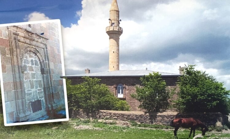 Ο ναός της Μεταμορφώσεως του Σωτήρος του Κιουλαπέρτ από τον οποίο πήρε την ονομασία το χωριό Μεταμόρφωση του νομού Κιλκίς, όπου εγκαταστάθηκαν οι Κιουλαπερτλήδες πρόσφυγες στην Ελλάδα. Ο ναός δυστυχώς είχε την τύχη αρκετών ελληνικών εκκλησιών δηλαδή μετατράπηκε σε τζαμί. Η πόρτα της εκκλησίας έκλεισε για πάντα αφού οι Τούρκοι την έχτισαν με πέτρες (φωτ.: Πέτρος Σιδηρόπουλος, εικ.: Αλεξία Ιωαννίδου)