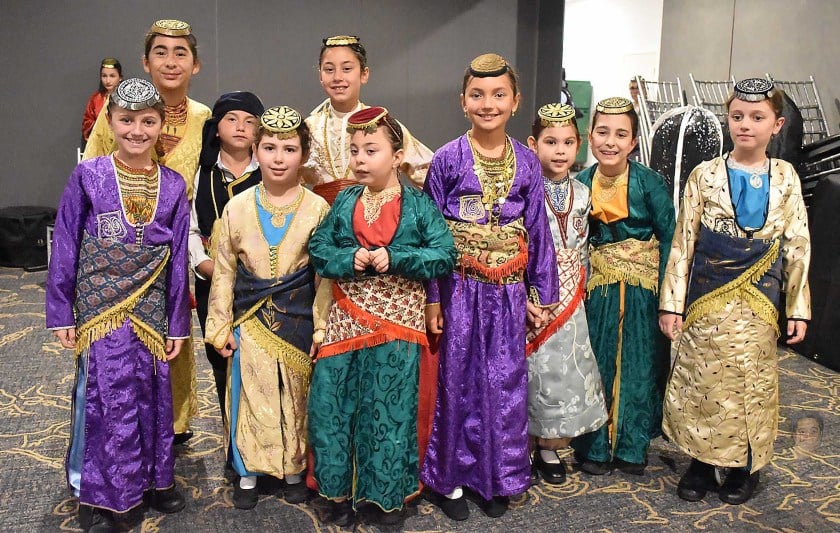 Έτοιμη να αναλάβει τα ηνία και να φροντίσει το Ποντιακό Σπίτι για τα επόμενα 45 χρόνια η νέα γενιά του «Ποντοξενιτέα» (φωτ.: facebook/Syndesmos Connecting People and Their Stories)