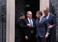 Από αριστερά, ο πρόεδρος της Ουκρανίας Βολοντίμιρ Ζελένσκι, ο Βρετανός πρωθυπουργός Κιρ Στάρμερ, ο Γάλλος πρόεδρος Εμανουέλ Μακρόν και ο Γερμανός καγκελάριος Φρίντριχ Μερτς έξω από την πρωθυπουργική κατοικία στο Λονδίνο (φωτ.: EPA/Adrian Dennis)