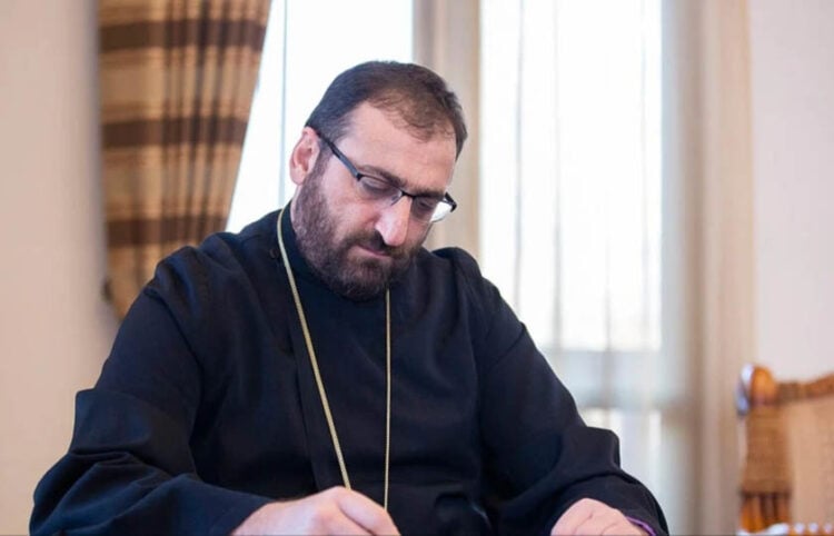 Ο αρχιεπίσκοπος της Αρμενικής Αποστολικής Εκκλησίας Αρσάκ Χατσατριάν (φωτ.: Χ / Christian Solidarity International)