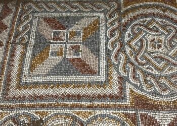 Ψηφιδωτό δάπεδο στην Αδριανούπολη, στο Καραμπούκ της βόρειας Τουρκίας (φωτ.: DHA)