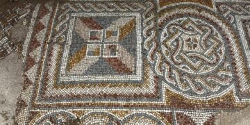 Ψηφιδωτό δάπεδο στην Αδριανούπολη, στο Καραμπούκ της βόρειας Τουρκίας (φωτ.: DHA)