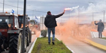 Μπλόκο αγροτών στα διόδια Ακτίου (φωτ.: EUROKINISSI / Γιώργος Ευσταθίου)