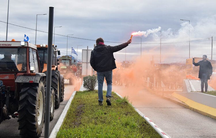 Μπλόκο αγροτών στα διόδια Ακτίου (φωτ.: EUROKINISSI / Γιώργος Ευσταθίου)