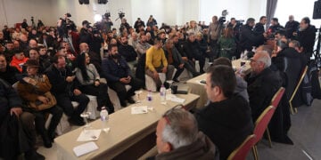 Στιγμιότυπο από τη σημερινή σύσκεψη των αγροκών στον Λευκώνα Σερρών (φωτ.: ΜΟΤΙΟΝΤΕΑΜ / Βασίλης Βερβερίδης)