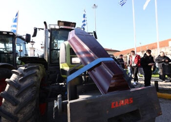 Συλλαλητήριο αγροτών και κτηνοτρόφων στο λιμάνι της Θεσσαλονίκης, Παρασκευή 12 Δεκεμβρίου 2025 (φωτ.: EUROKINISSI / Ραφαήλ Γεωργιάδης)