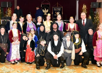 Αναμνηστική φωτογραφία μετά τον 86ο ετήσιο χορό των «Ακριτών» Φιλαδέλφειας (φωτ.:  Pontian Society "Akritai" of Philadelphia)