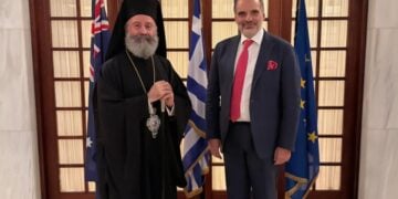Ο αρχιεπίσκοπος Μακάριος με τον πρέσβη της Ελλάδας Σταύρο Βενιζέλο (φωτ.: Ιερά Αρχιεπισκοπή Αυστραλίας)