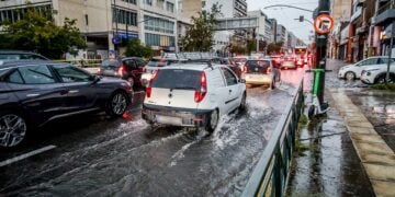 Ισχυρή βροχόπτωση στο κέντρο της Αθήνας (φωτ.: EUROKINISSI / Γιάννης Παναγόπουλος)