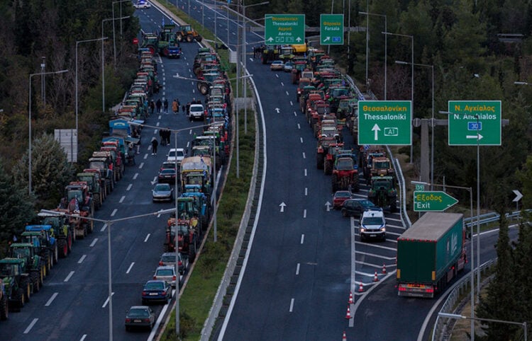 Μπλόκο στις Μικροθήβες, Σάββατο 6 Δεκεμβρίου 2025 (φωτ.: EUROKINISSI)