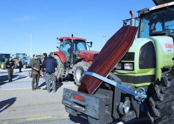 Μπλόκο αγροτών και κτηνοτρόφων στα Μάλγαρα, Δευτέρα 1 Δεκεμβρίου 2025 (φωτ.: ΜΟΤΙΟΝΤΕΑΜ / Βασίλης Βερβερίδης)