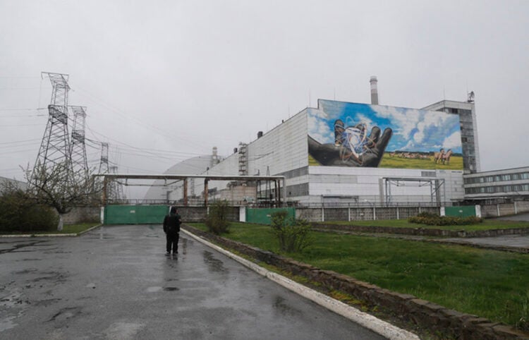 Το εργοστάσιο παραγωγής ηλεκτρικής ενέργειας στο Τσερνόμπιλ στην Ουκρανία το 2022, 36 χρόνια μετά το χειρότερο πυρηνικό δυστύχημα στην ιστορία (φωτ.: EPA / Sergey Dolzhenko)